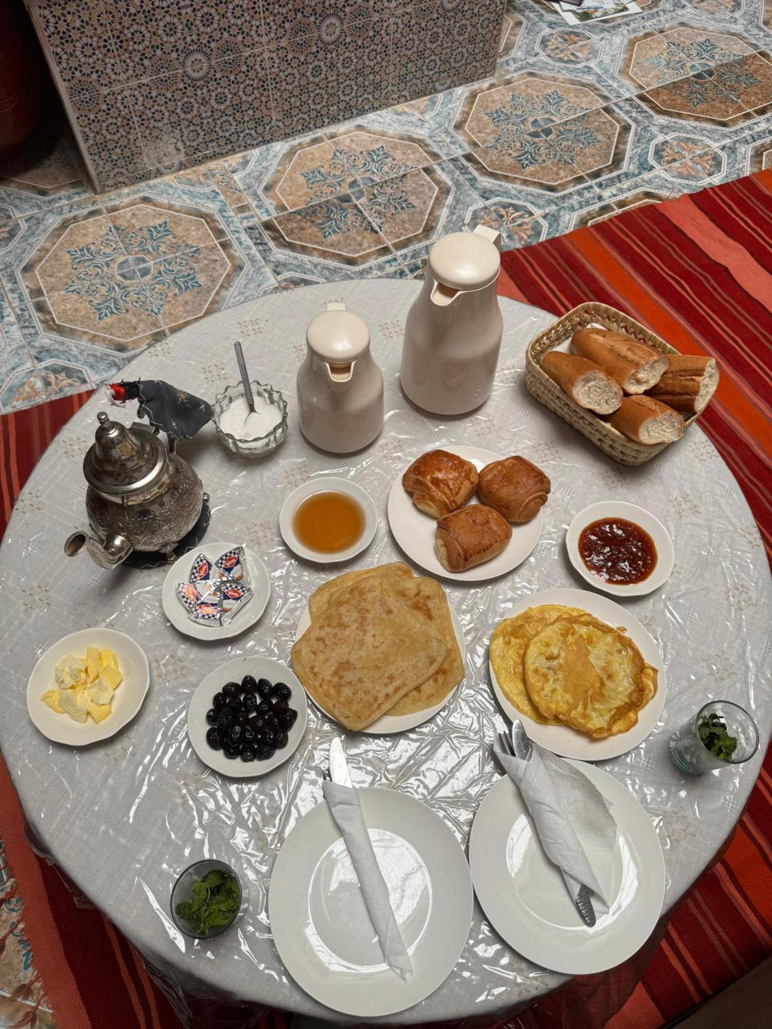 فندق Dar Enouiina فاس المظهر الخارجي الصورة